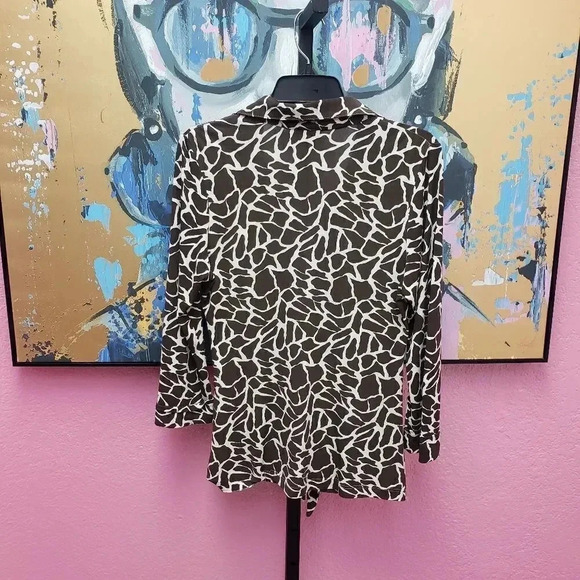 Paris Paris Giraffe Print Tie Front Blouse - Picture 2 of 6